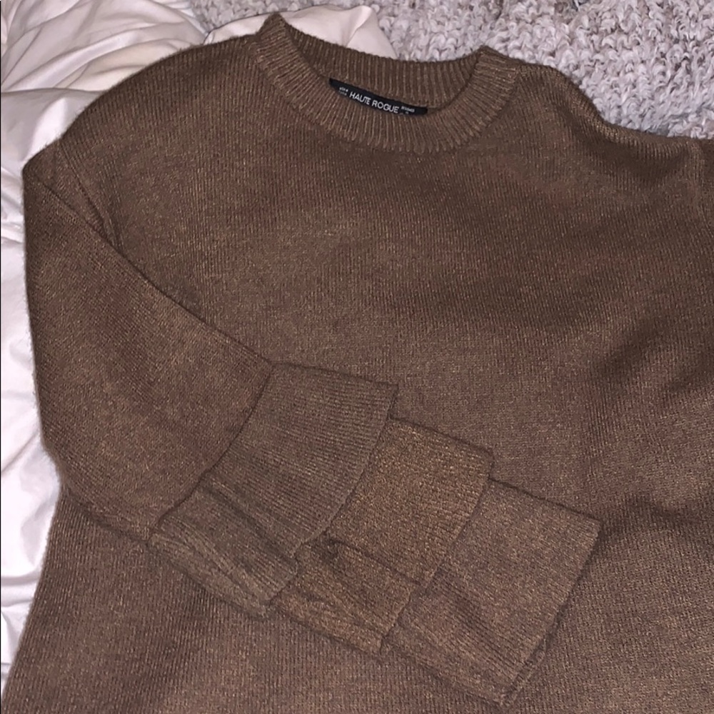 Green ruffle sleeved designer sweater